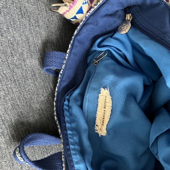 Totes American & Beyond - Picture 3 of 3